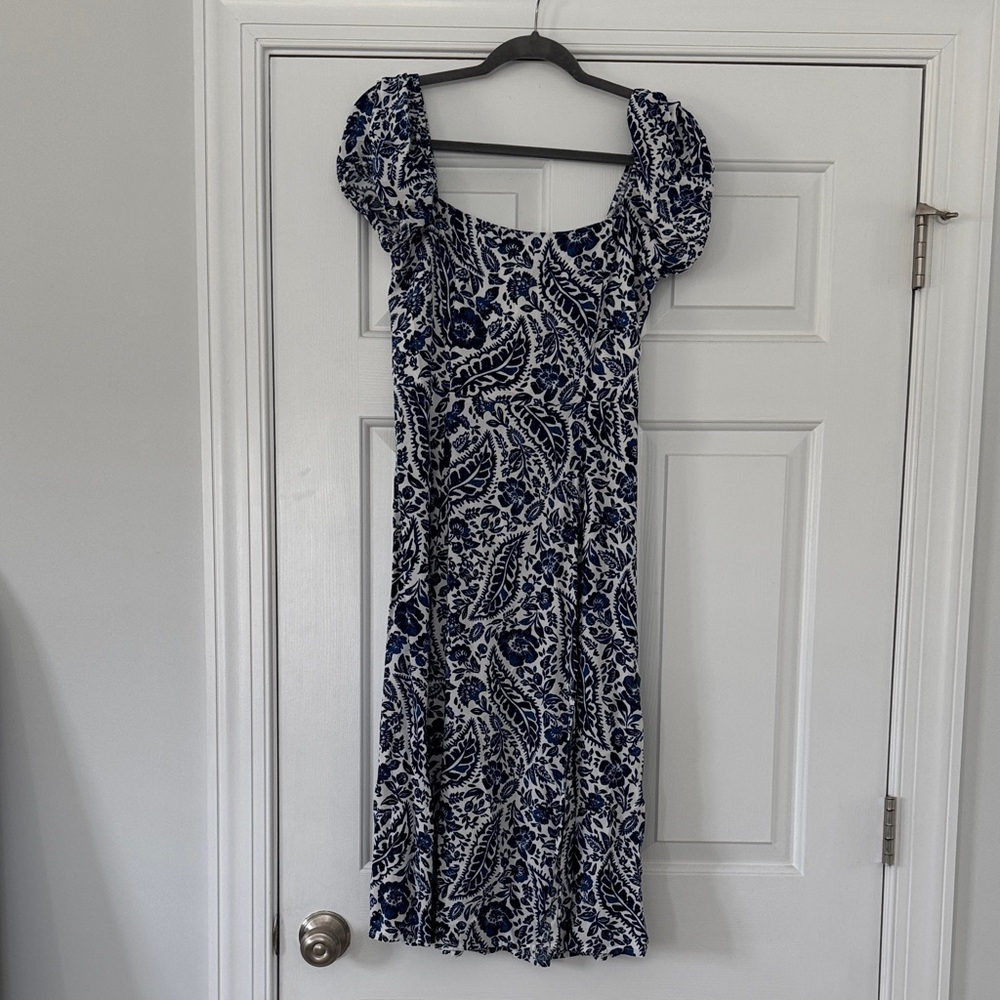 Francesca's Collections Navy and Cream Paisley Midi Dress